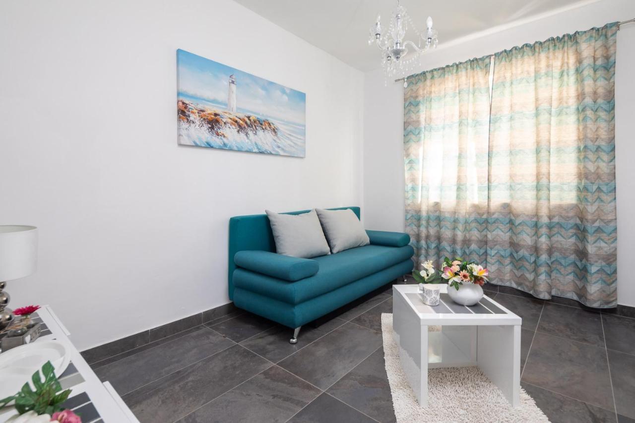 Sky Way Apartments Dugi Rat Eksteriør billede