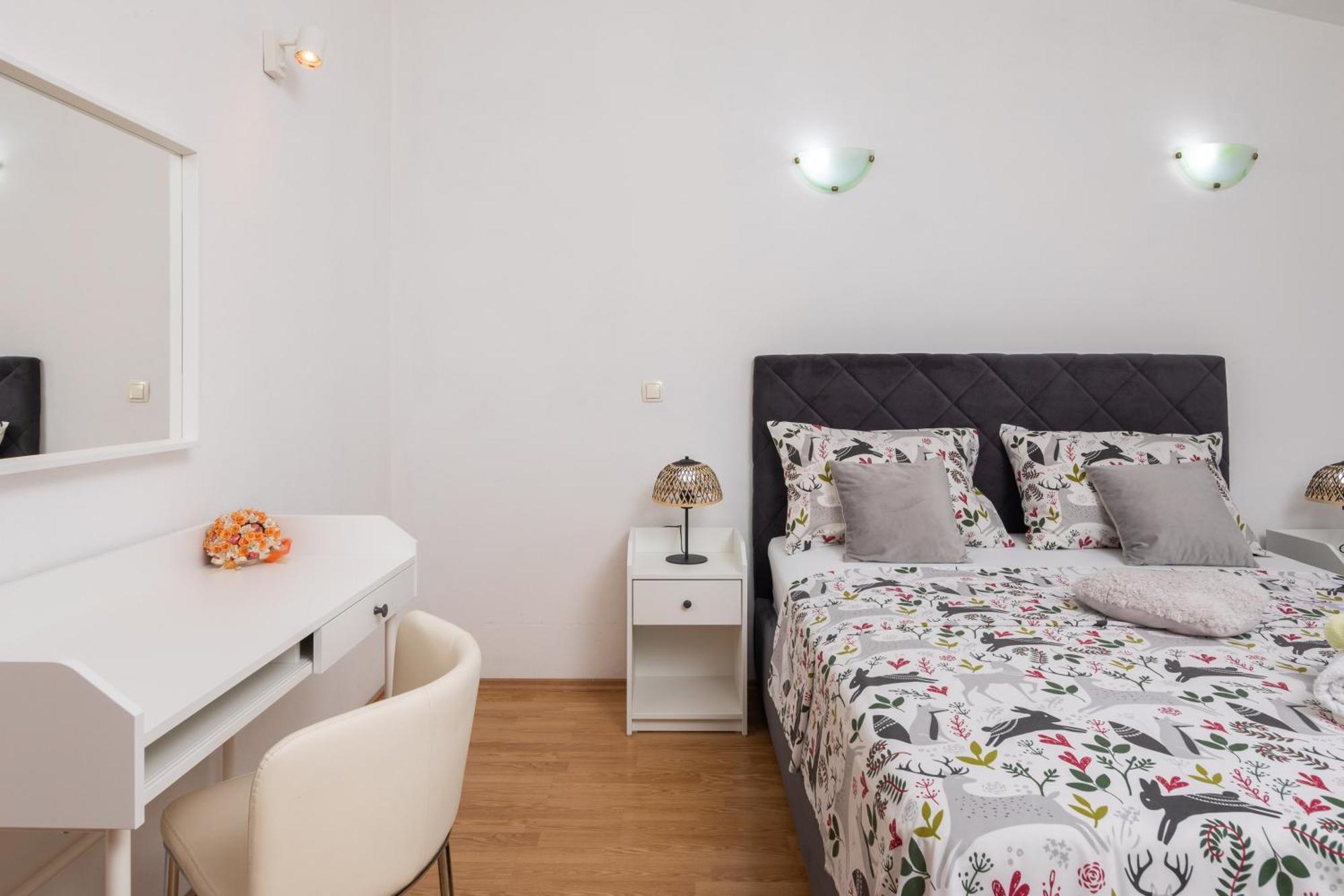 Sky Way Apartments Dugi Rat Eksteriør billede