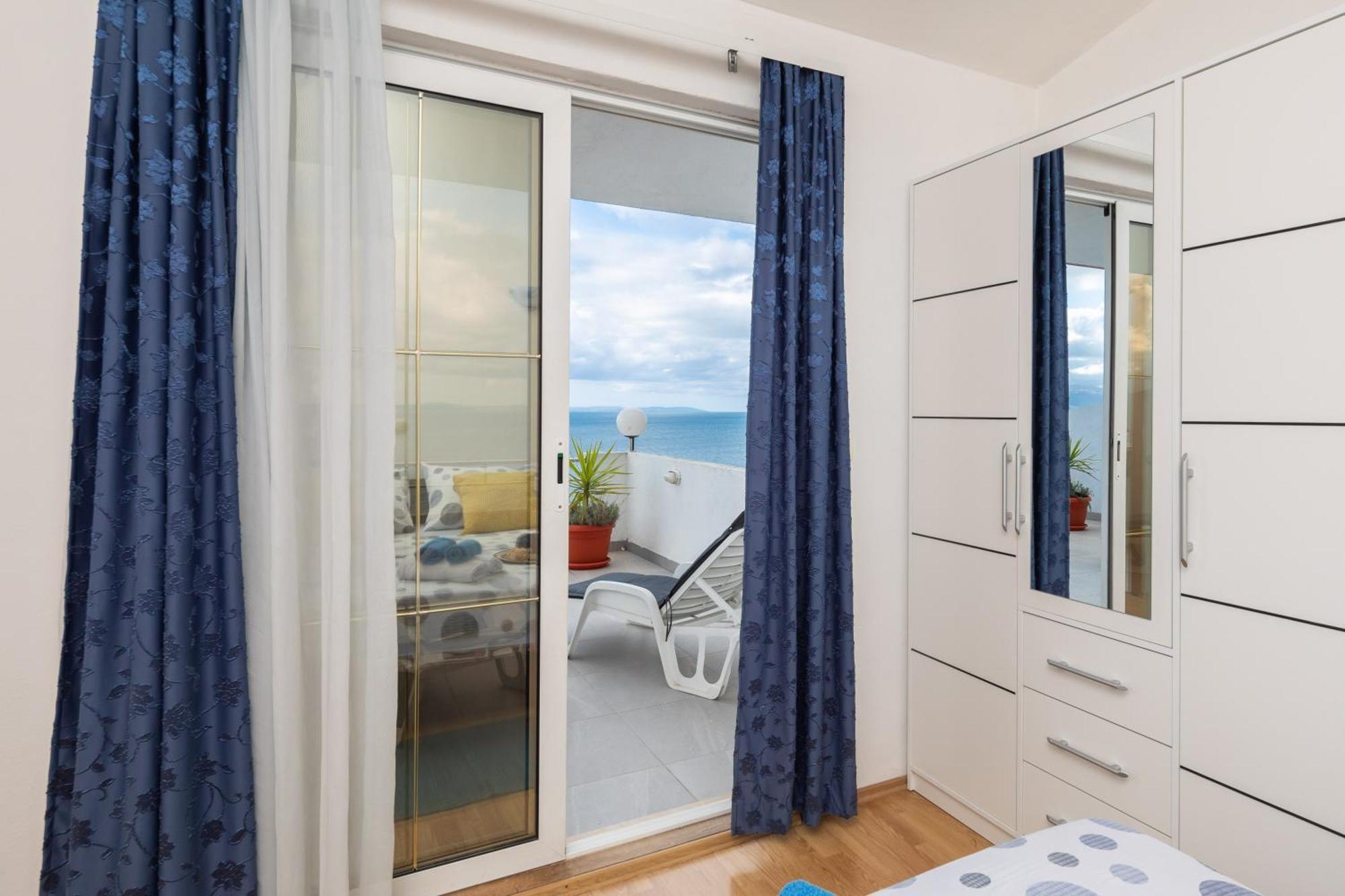 Sky Way Apartments Dugi Rat Eksteriør billede